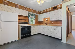 8125 W Dixon St, Milwaukee, WI 53214 - Photo 8