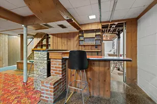 8125 W Dixon St, Milwaukee, WI 53214 - Photo 34