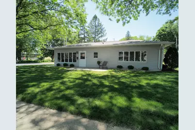 1300  Center St, Watertown, WI 53098 - Photo 2