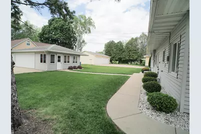 1300  Center St, Watertown, WI 53098 - Photo 6