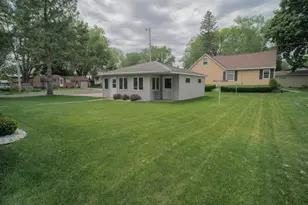 1300 Center St, Watertown, WI 53098 - Photo 4
