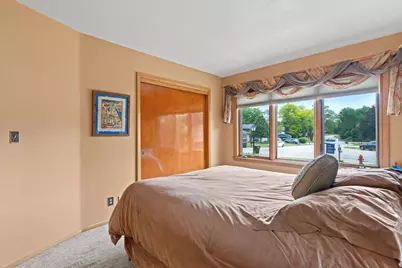13955 W Forest Knoll Ct, New Berlin, WI 53151 - Photo 14