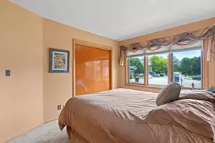 13955 W Forest Knoll Ct, New Berlin, WI 53151 - Photo 14