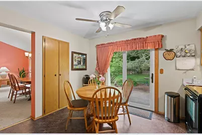 13955 W Forest Knoll Ct, New Berlin, WI 53151 - Photo 8