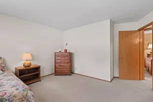 13955 W Forest Knoll Ct, New Berlin, WI 53151 - Photo 16