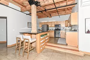 904 E Pearson St, Milwaukee, WI 53202 - Photo 14