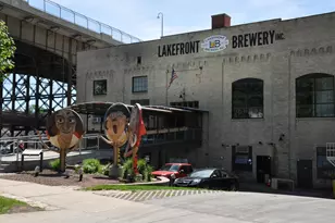 904 E Pearson St, Milwaukee, WI 53202 - Photo 34