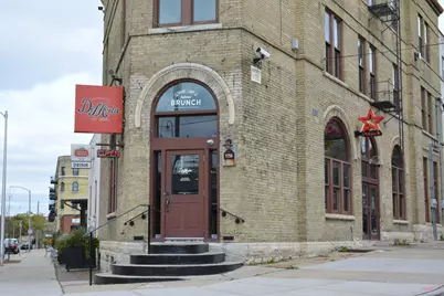 904 E Pearson St #401, Milwaukee, WI 53202 - Photo 32