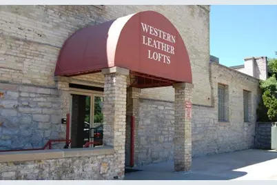 904 E Pearson St #401, Milwaukee, WI 53202 - Photo 2