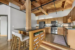 904 E Pearson St, Milwaukee, WI 53202 - Photo 8