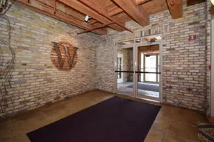 904 E Pearson St, Milwaukee, WI 53202 - Photo 42