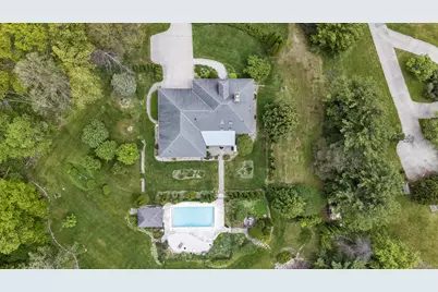 4405  Honeywood Ln, Jackson, WI 53037 - Photo 48
