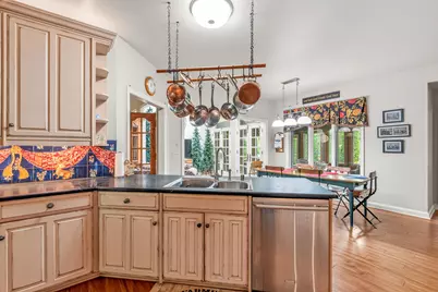 4405  Honeywood Ln, Jackson, WI 53037 - Photo 4