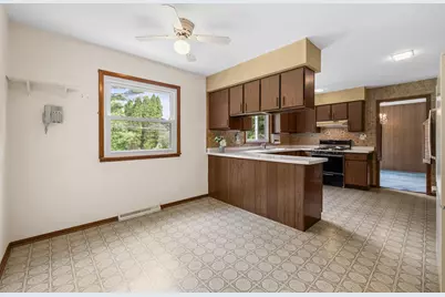 W378N5832  Farmwood Hts, Lac La Belle, WI 53066 - Photo 12