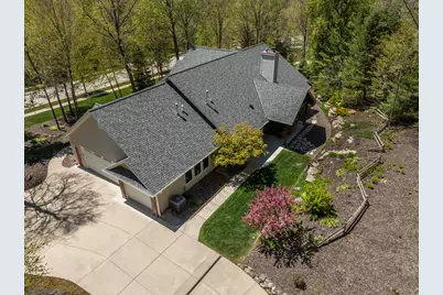 260  Glacial Dr, Slinger, WI 53086 - Photo 2