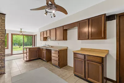 21190  Watertown Rd, Brookfield, WI 53186 - Photo 18