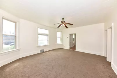 3935 N Palmer St, Milwaukee, WI 53212 - Photo 6