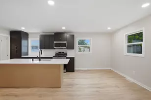 3205 S 72nd St, Milwaukee, WI 53219 - Photo 12