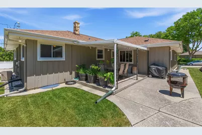 2433 S 93rd St, West Allis, WI 53227 - Photo 26