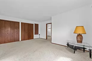 21190 Watertown Rd, Brookfield, WI 53186 - Photo 34