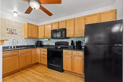 1936  Parknoll Ln, Port Washington, WI 53074 - Photo 6