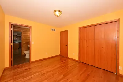 2214  Hughes Ln, Waukesha, WI 53188 - Photo 14