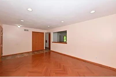 2214  Hughes Ln, Waukesha, WI 53188 - Photo 6