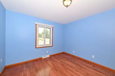 2214  Hughes Ln, Waukesha, WI 53188 - Photo 16