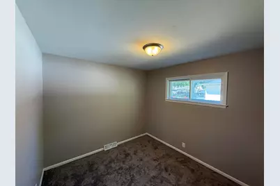8835 W Bender Ave, Milwaukee, WI 53225 - Photo 20