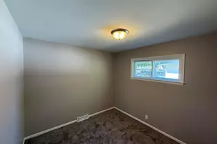 8835 W Bender Ave, Milwaukee, WI 53225 - Photo 20
