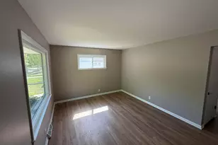 8835 W Bender Ave, Milwaukee, WI 53225 - Photo 14