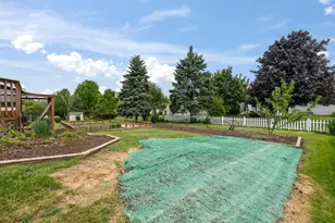 2722 Field Dr, Waukesha, WI 53188 - Photo 10