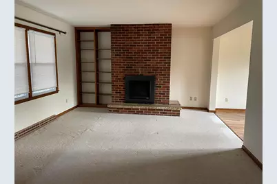 201 W Pierre Ln, Port Washington, WI 53074 - Photo 4