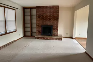 201 W Pierre Ln, Port Washington, WI 53074 - Photo 4