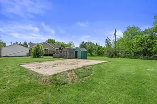 2028 W Oakwood Rd, Oak Creek, WI 53154 - Photo 52