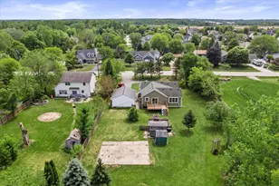 2028 W Oakwood Rd, Oak Creek, WI 53154 - Photo 8