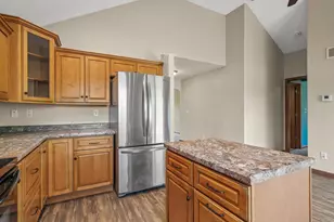 2028 W Oakwood Rd, Oak Creek, WI 53154 - Photo 32