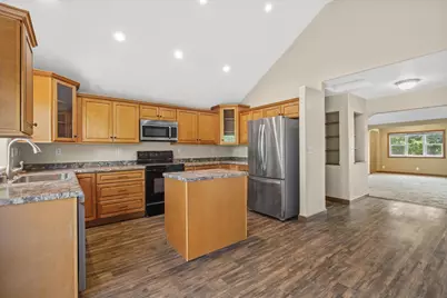 2028 W Oakwood Rd, Oak Creek, WI 53154 - Photo 30