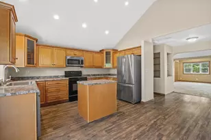 2028 W Oakwood Rd, Oak Creek, WI 53154 - Photo 30