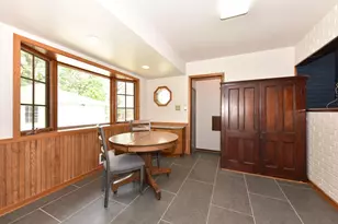 10136 W Manitoba St, West Allis, WI 53227 - Photo 8