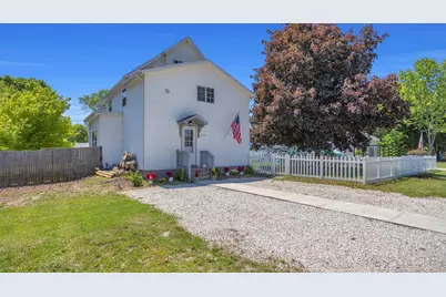 717 W 3rd St, Waldo, WI 53093 - Photo 26