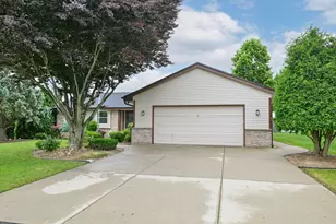 925 E Fitzsimmons Rd, Oak Creek, WI 53154 - Photo 24
