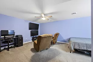 925 E Fitzsimmons Rd, Oak Creek, WI 53154 - Photo 20