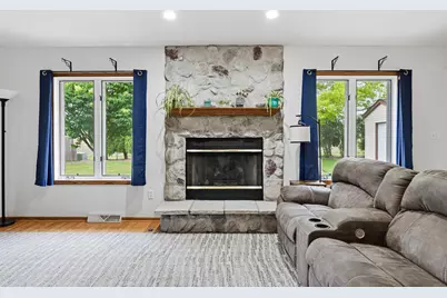 925 E Fitzsimmons Rd, Oak Creek, WI 53154 - Photo 6