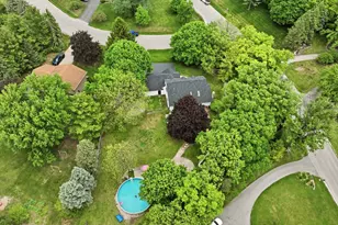 423 Bron Derw Ct, Wales, WI 53183 - Photo 8