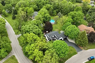 423 Bron Derw Ct, Wales, WI 53183 - Photo 6
