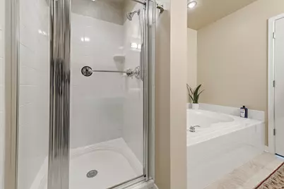 1522 N Prospect Ave #1704, Milwaukee, WI 53202 - Photo 18