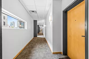 601 E Ogden Ave, Milwaukee, WI 53202 - Photo 4