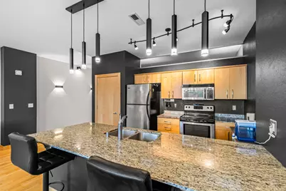 601 E Ogden Ave #405, Milwaukee, WI 53202 - Photo 8