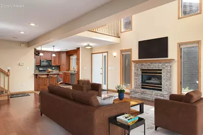 1067  Lauderdale -, Onalaska, WI 54650 - Photo 4